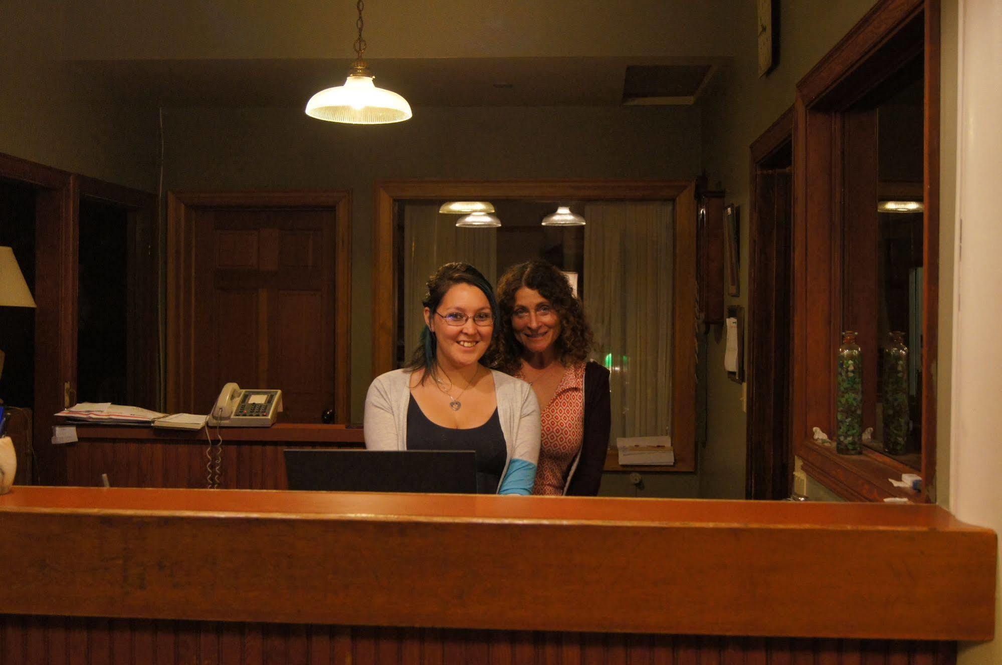 Hotel Halsingland Haines Buitenkant foto