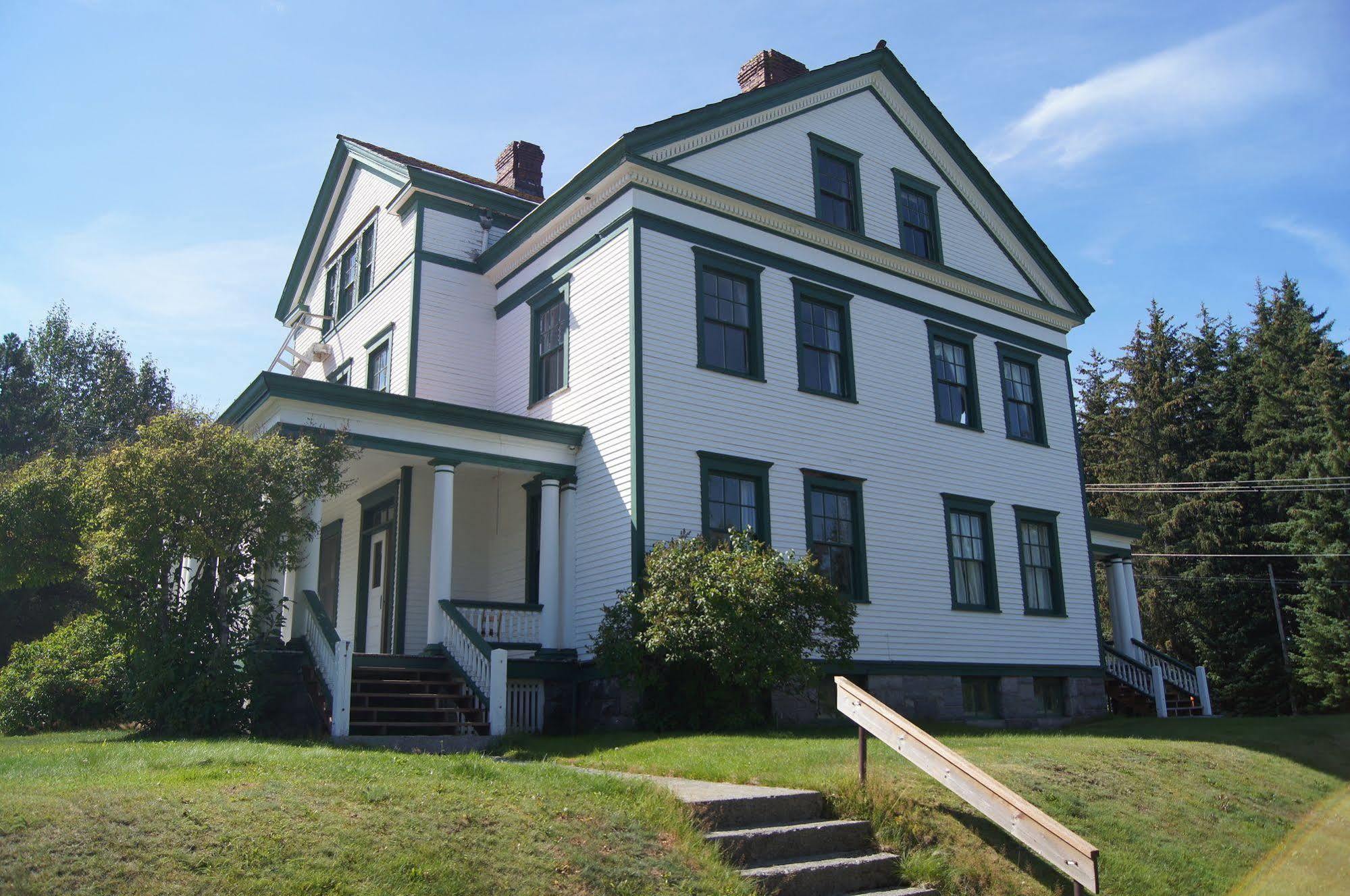 Hotel Halsingland Haines Buitenkant foto